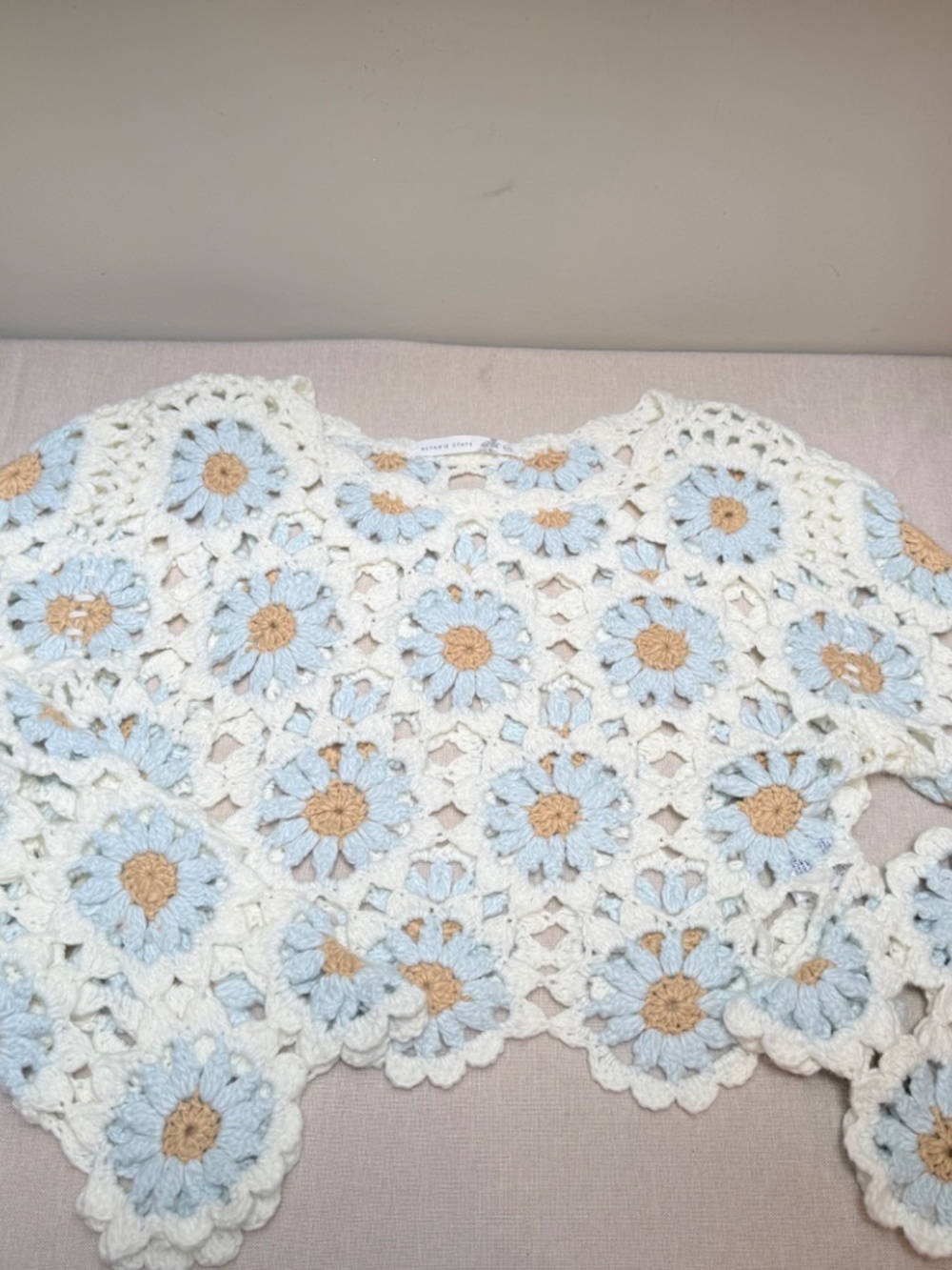 Altar’d State Crocheted Daisy Cropped Summer Sweater Boho Size S - Picture 7 of 11